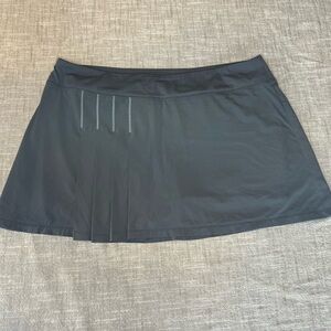 Athleta Second Wind Gray Skort Women’s Large‎